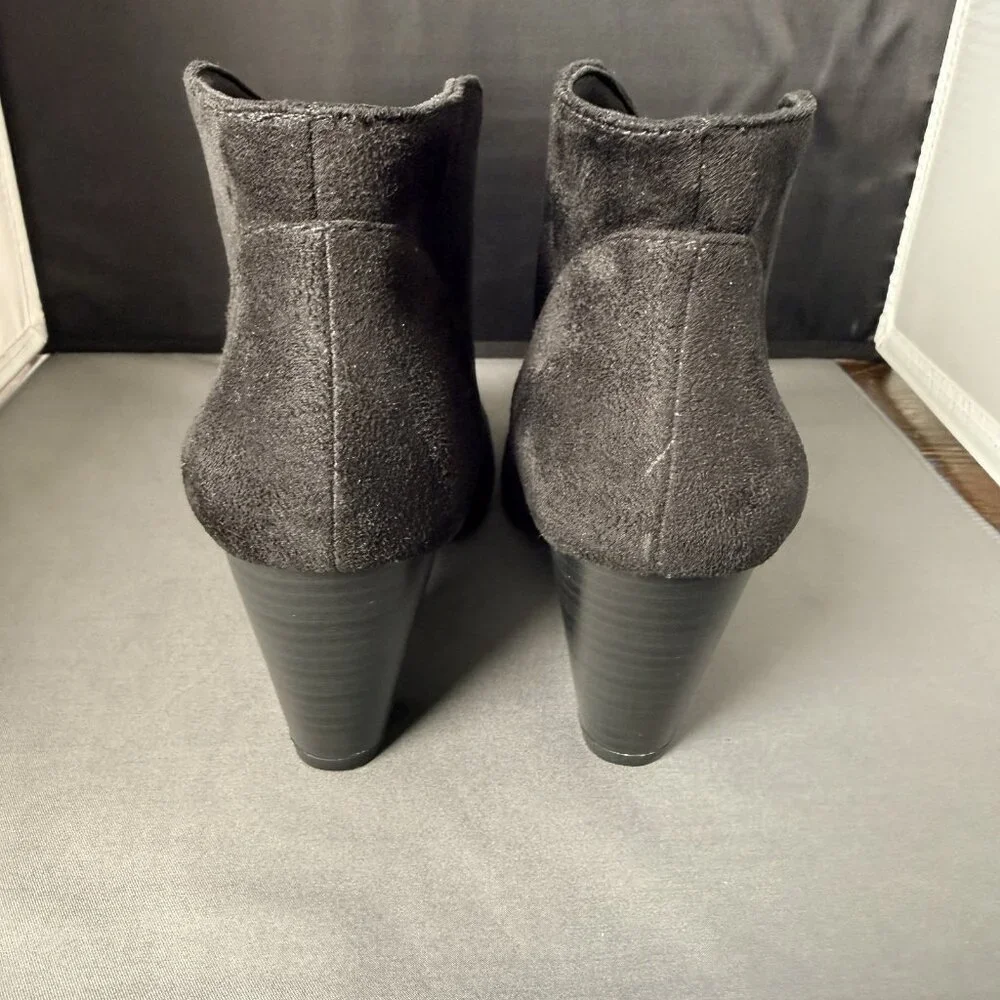 Trend Report Ankle Booties Slip On Chunky Block High Heel Suede Boot Size 7.5 - Picture 3 of 5